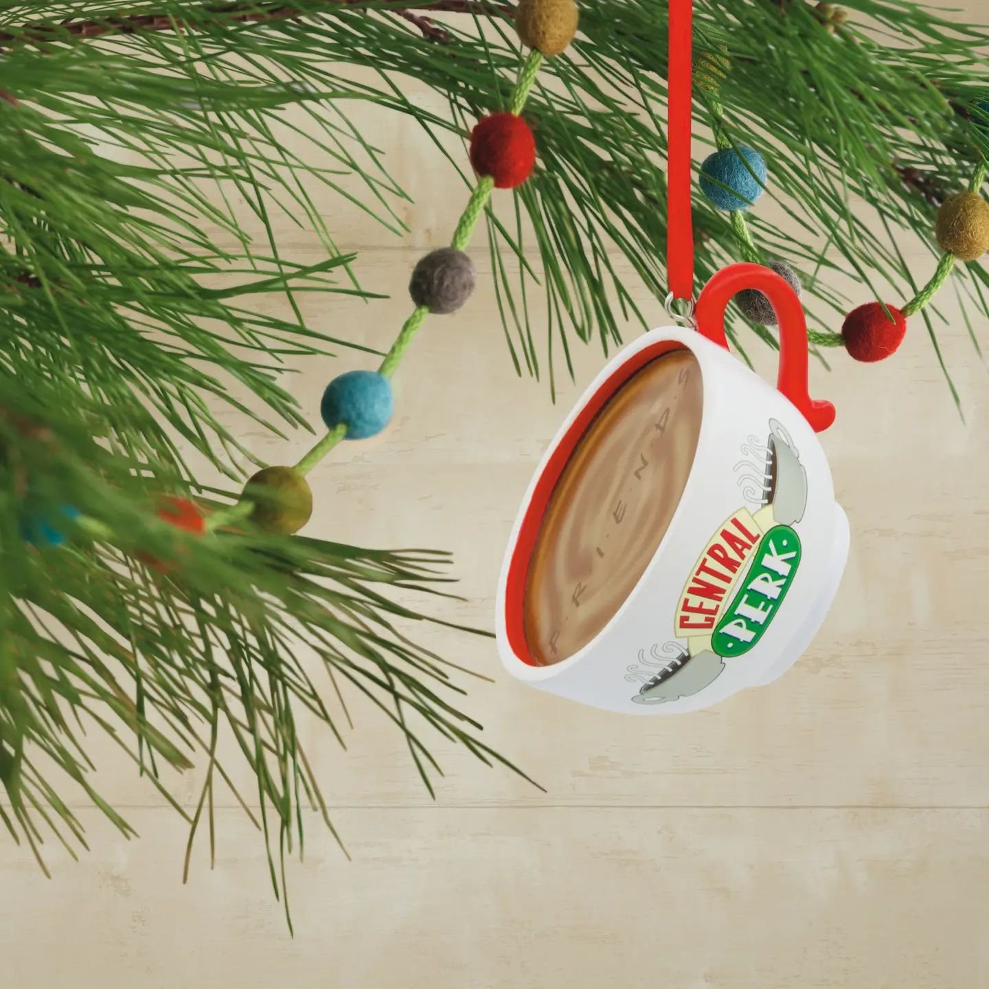 Collectable Friends - Central Perk Coffee Cup Ornament - Image 7